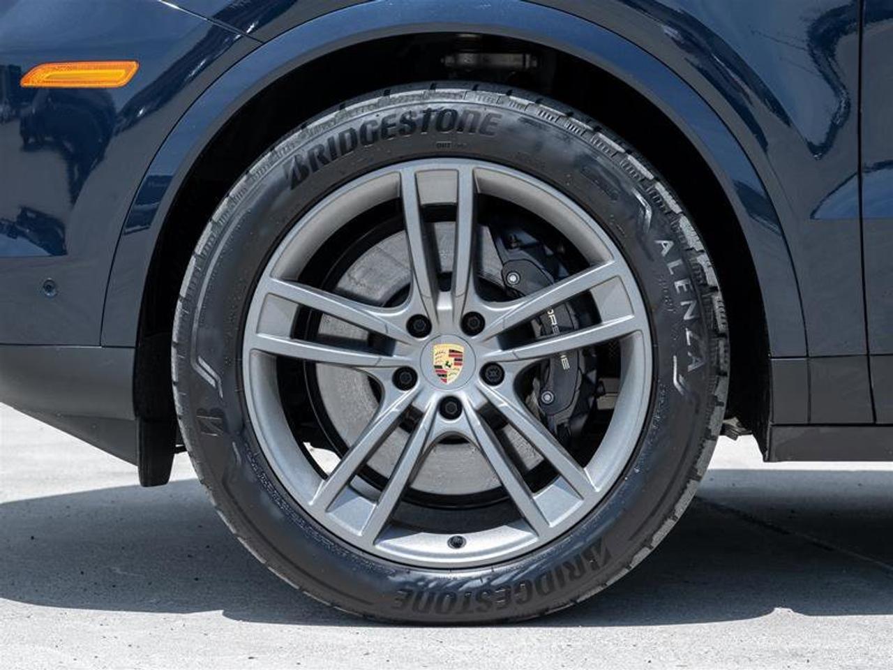 2024 Porsche Cayenne AWD Premium Pkg Plus Sport Tailpipes in Dark Bronz Photo