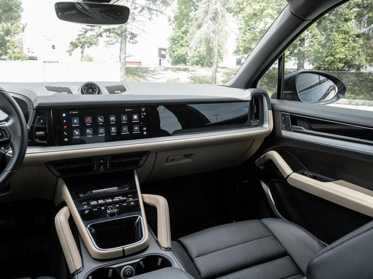 2024 Porsche Cayenne AWD Premium Pkg Plus Sport Tailpipes in Dark Bronz Photo