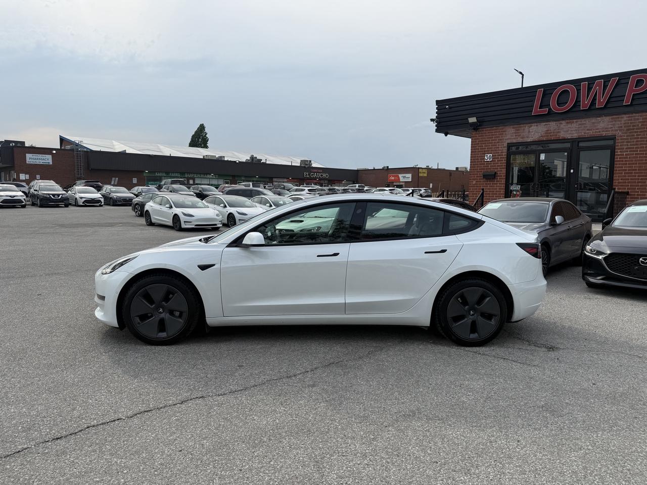 2022 Tesla Model 3 RWD l LFP l Tesla Warranty l TACC Included Photo4