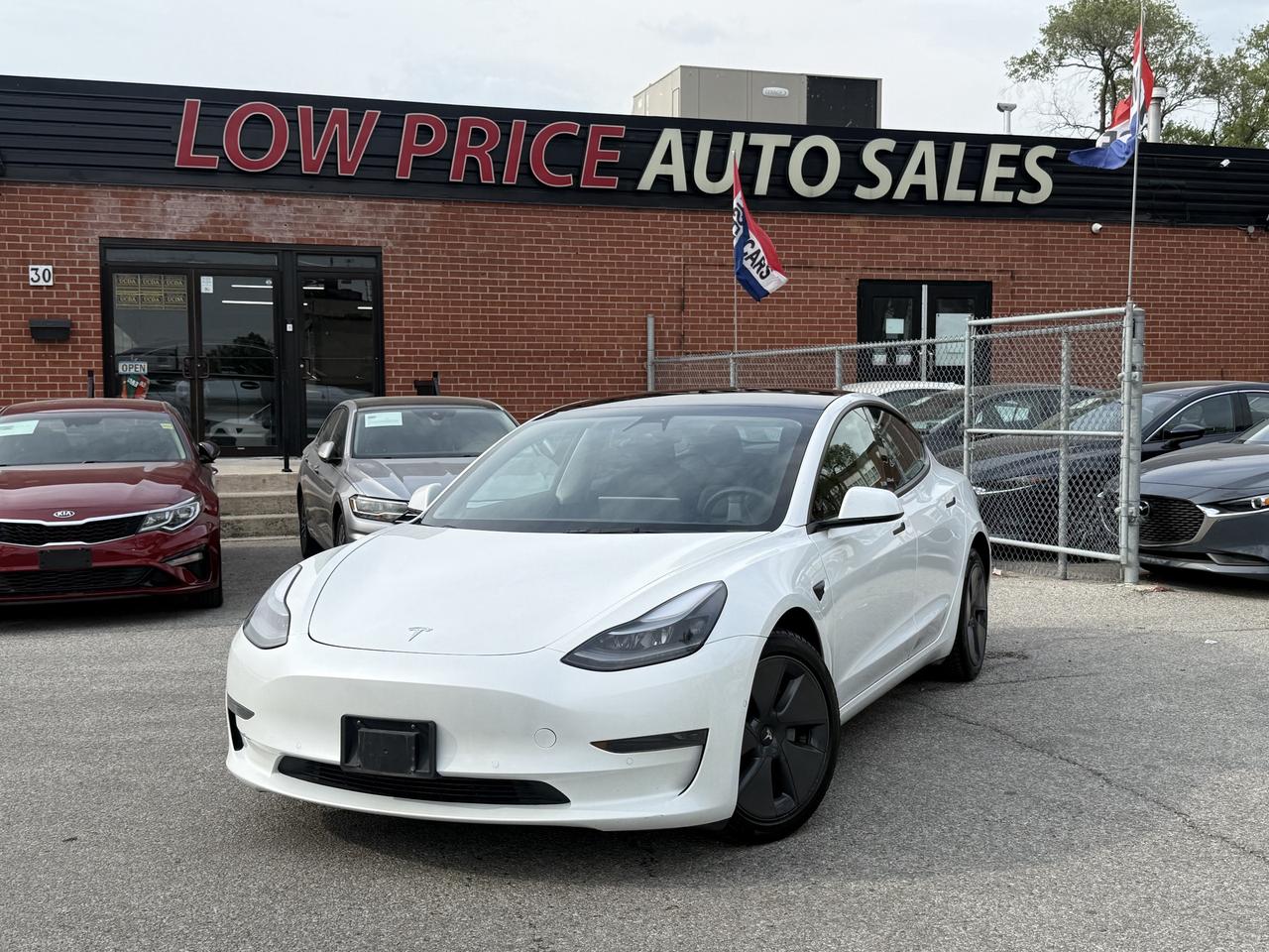 2022 Tesla Model 3 RWD l LFP l Tesla Warranty l TACC Included Photo