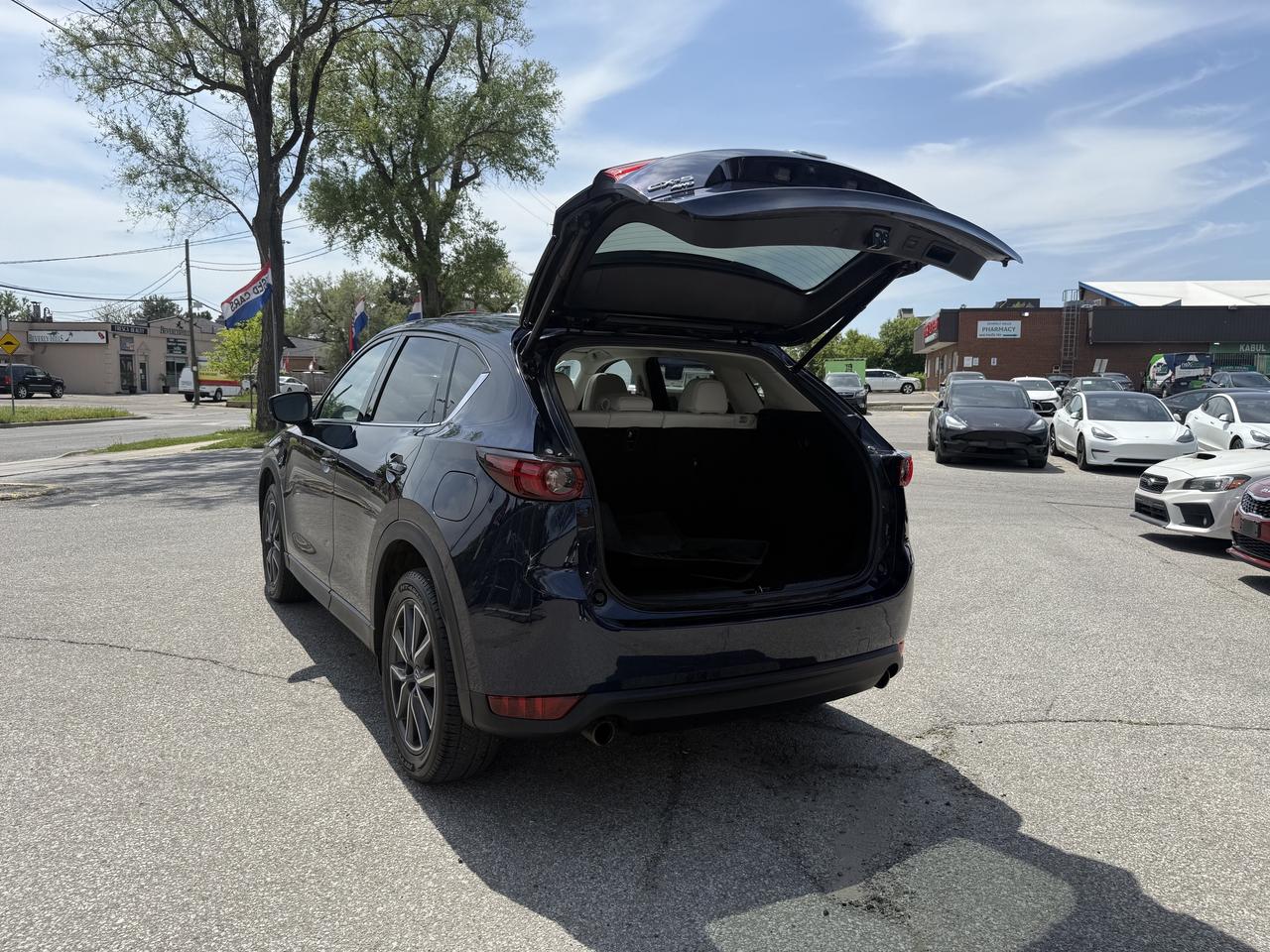 2017 Mazda CX-5 GT l AWD l 2.5i Skyactiv l 4Cyl l BSM l LDW Photo
