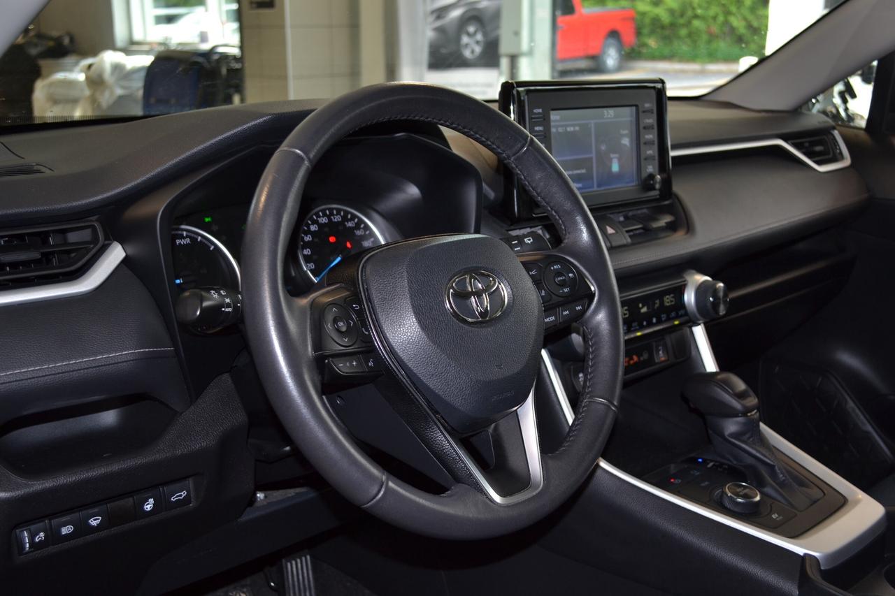 2021 Toyota RAV4 Hybrid XLE Photo