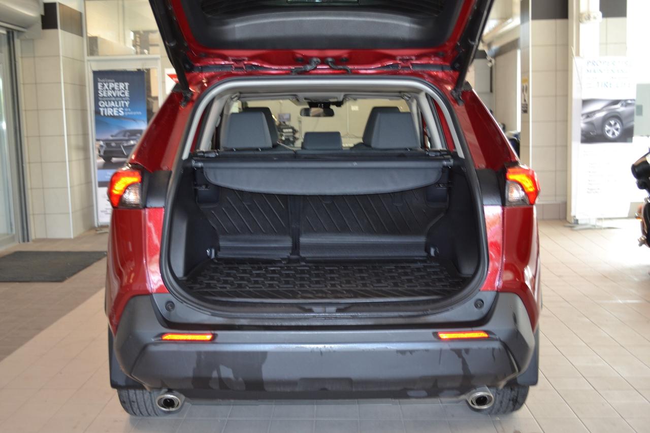 2021 Toyota RAV4 Hybrid XLE Photo