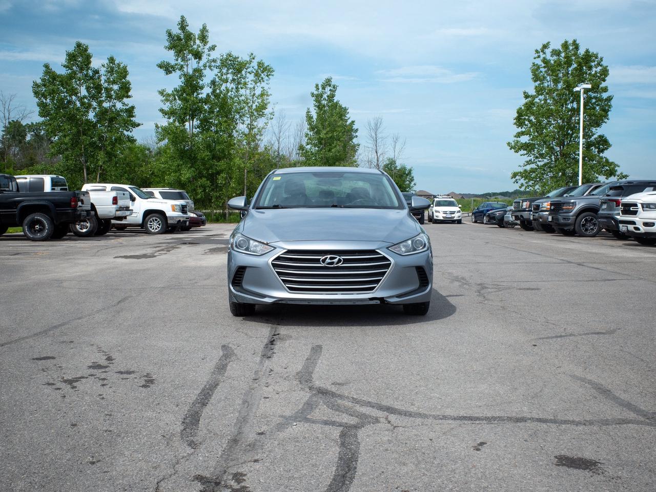 2017 Hyundai Elantra L- Fuel Efficiency 6L/100km Photo