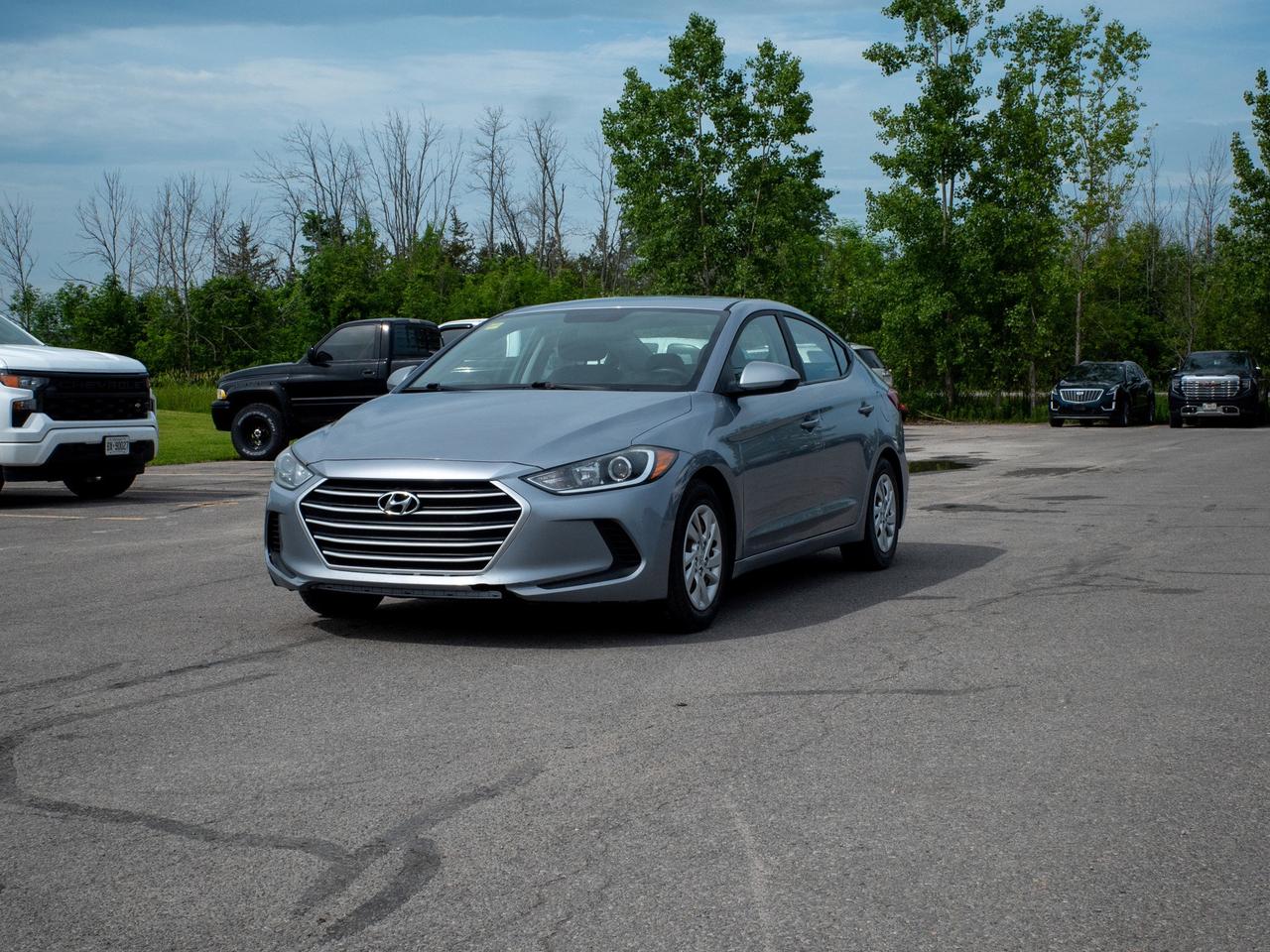 2017 Hyundai Elantra L- Fuel Efficiency 6L/100km Photo