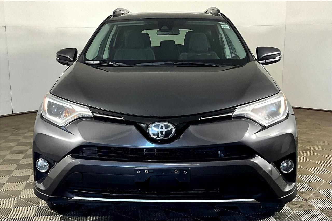 2018 Toyota RAV4 AWD XLE Photo