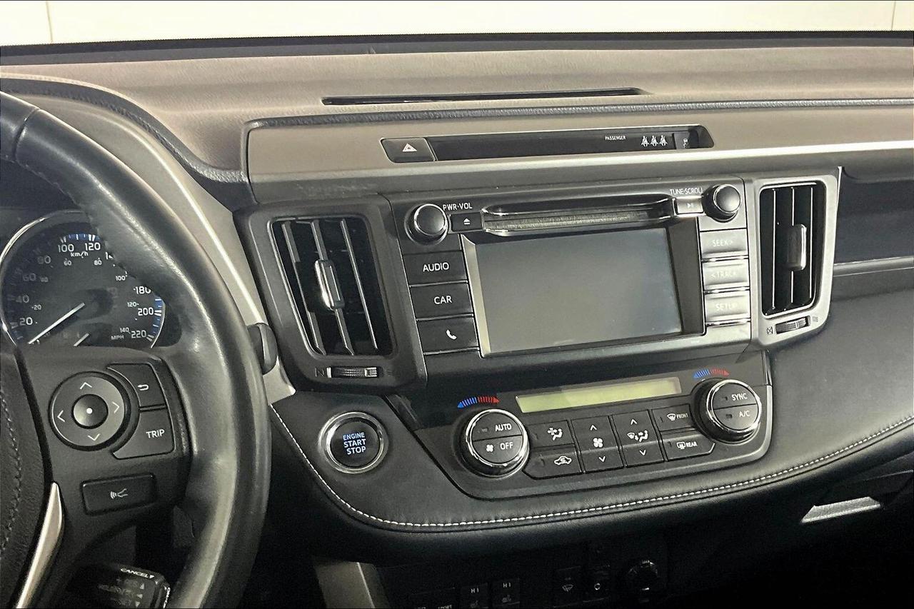 2018 Toyota RAV4 AWD XLE Photo