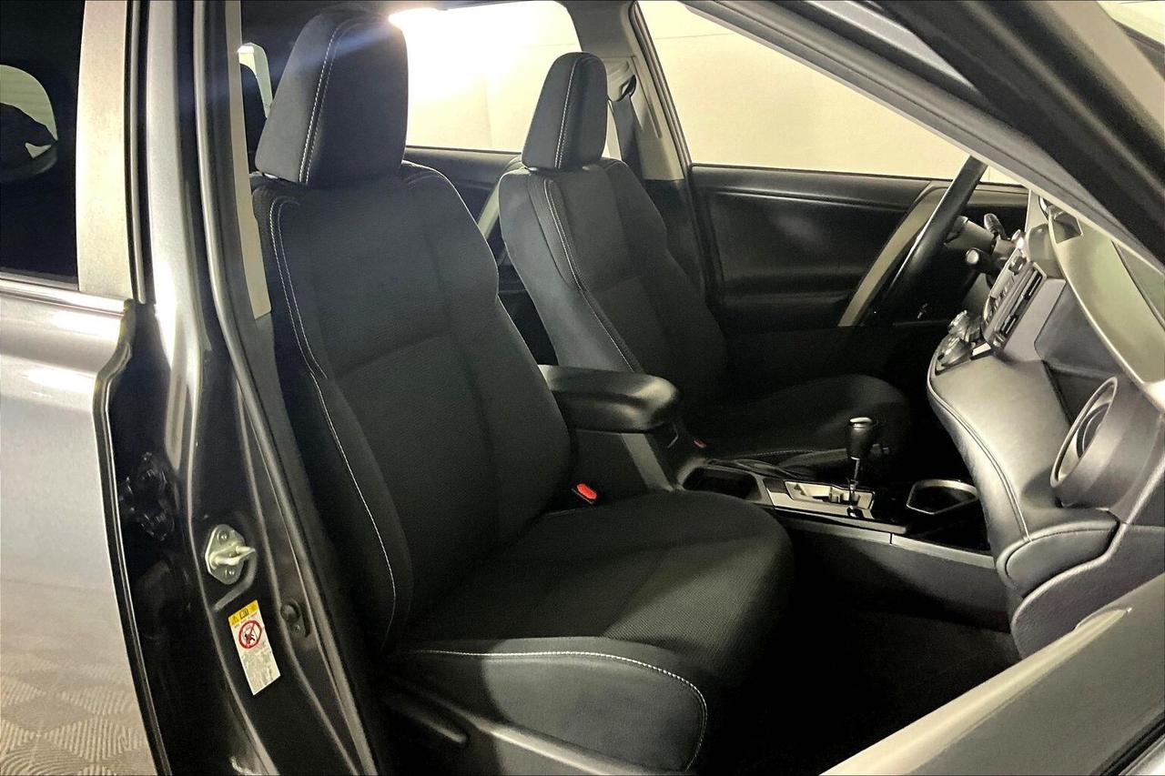 2018 Toyota RAV4 AWD XLE Photo