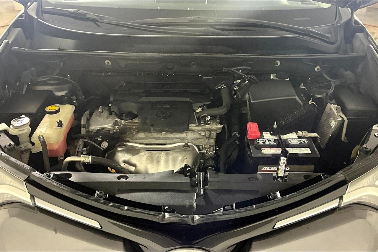 2018 Toyota RAV4 AWD XLE Photo