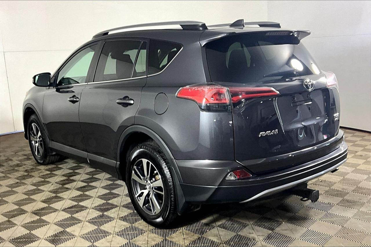 2018 Toyota RAV4 AWD XLE Photo
