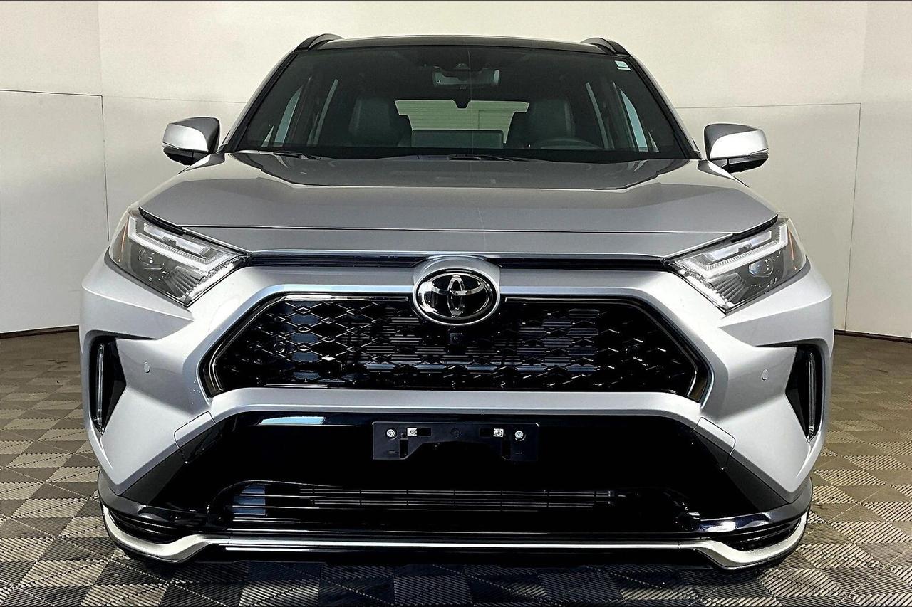 2025 Toyota RAV4 Plug-In Hybrid XSE AWD Photo