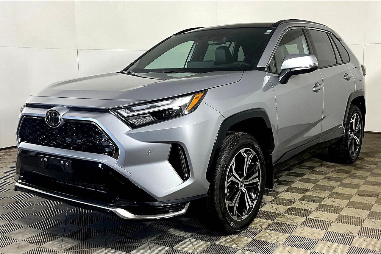 2025 Toyota RAV4 Plug-In Hybrid XSE AWD Photo0