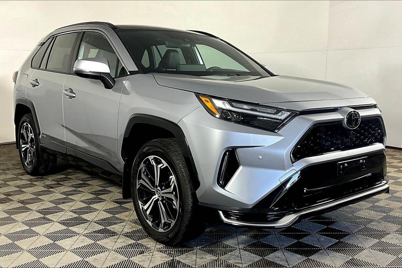 2025 Toyota RAV4 Plug-In Hybrid XSE AWD Photo