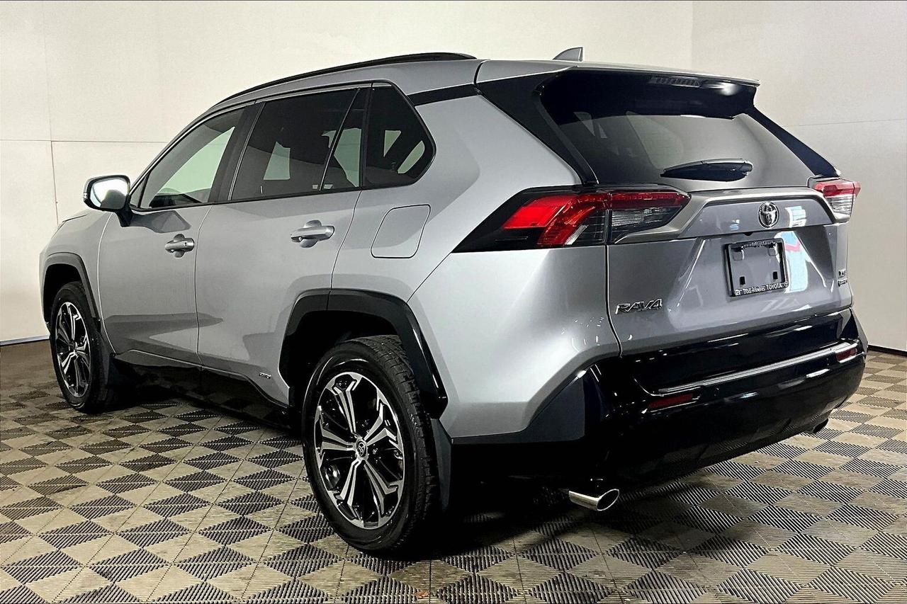 2025 Toyota RAV4 Plug-In Hybrid XSE AWD Photo