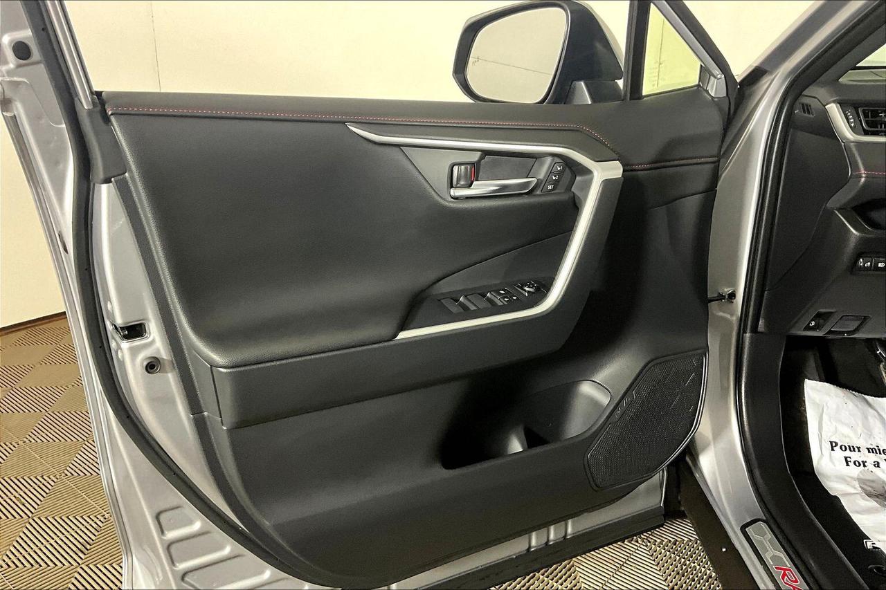 2025 Toyota RAV4 Plug-In Hybrid XSE AWD Photo