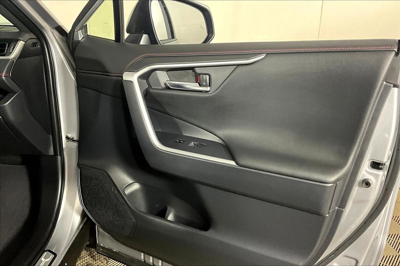 2025 Toyota RAV4 Plug-In Hybrid XSE AWD Photo