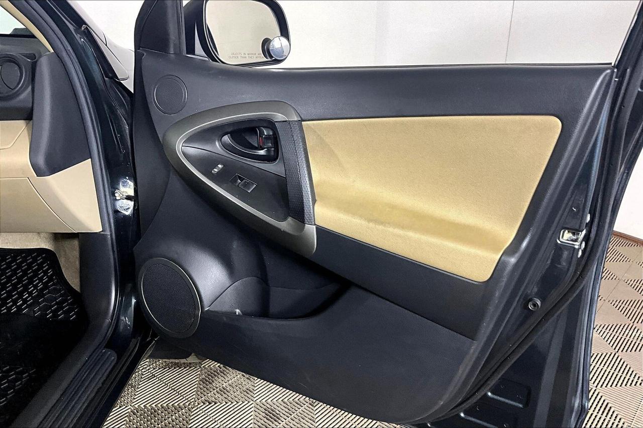 2011 Toyota RAV4 2WD 4dr I4 Base Photo