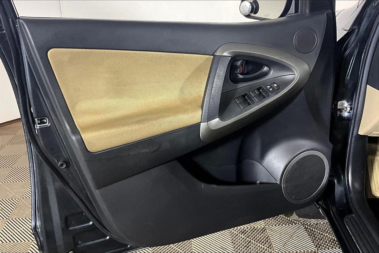 2011 Toyota RAV4 2WD 4dr I4 Base Photo