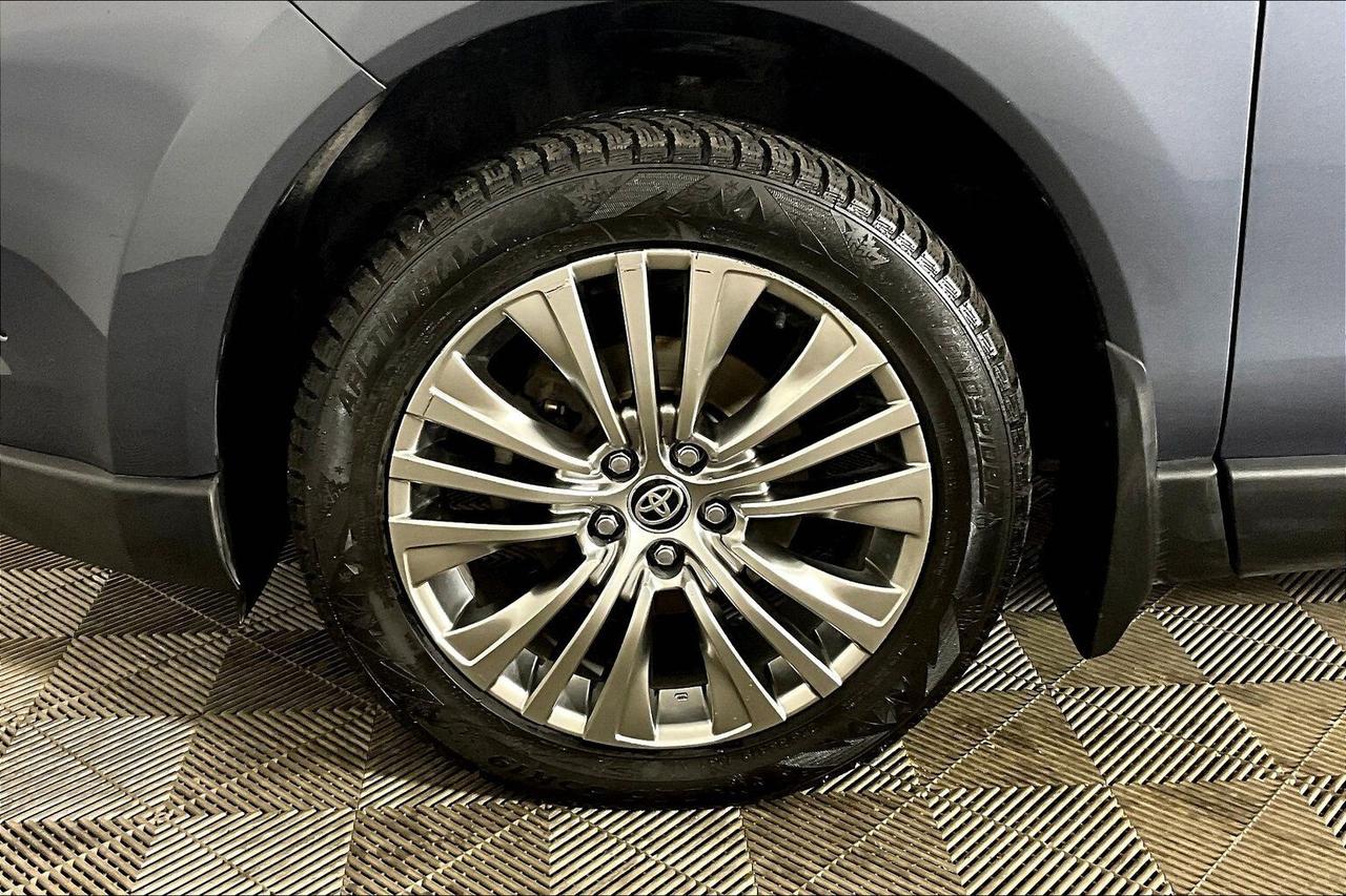 2021 Toyota Venza XLE AWD Photo