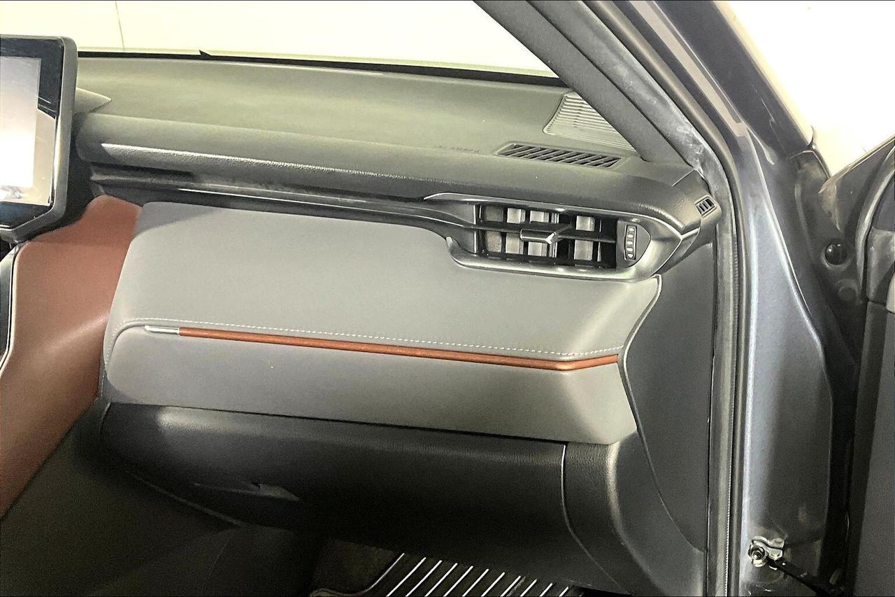 2021 Toyota Venza XLE AWD Photo