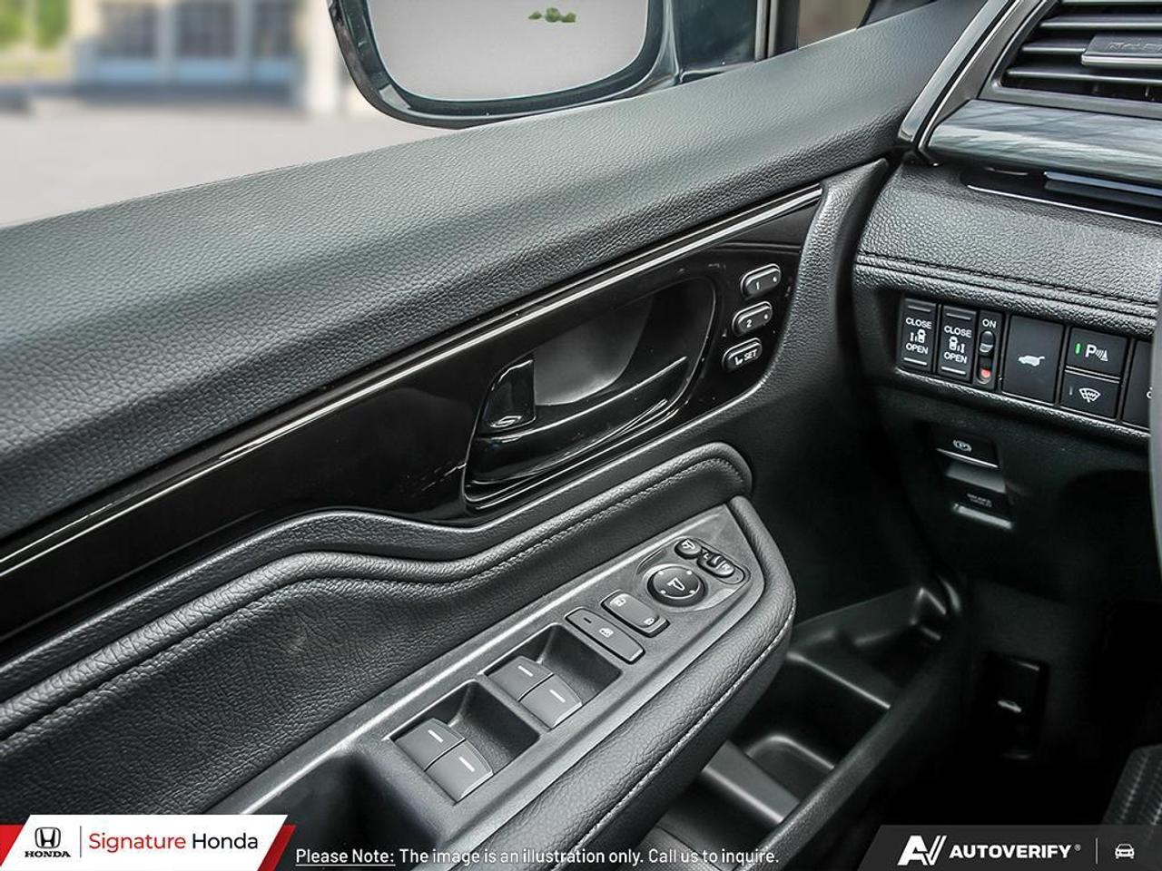 2025 Honda Odyssey Touring Photo
