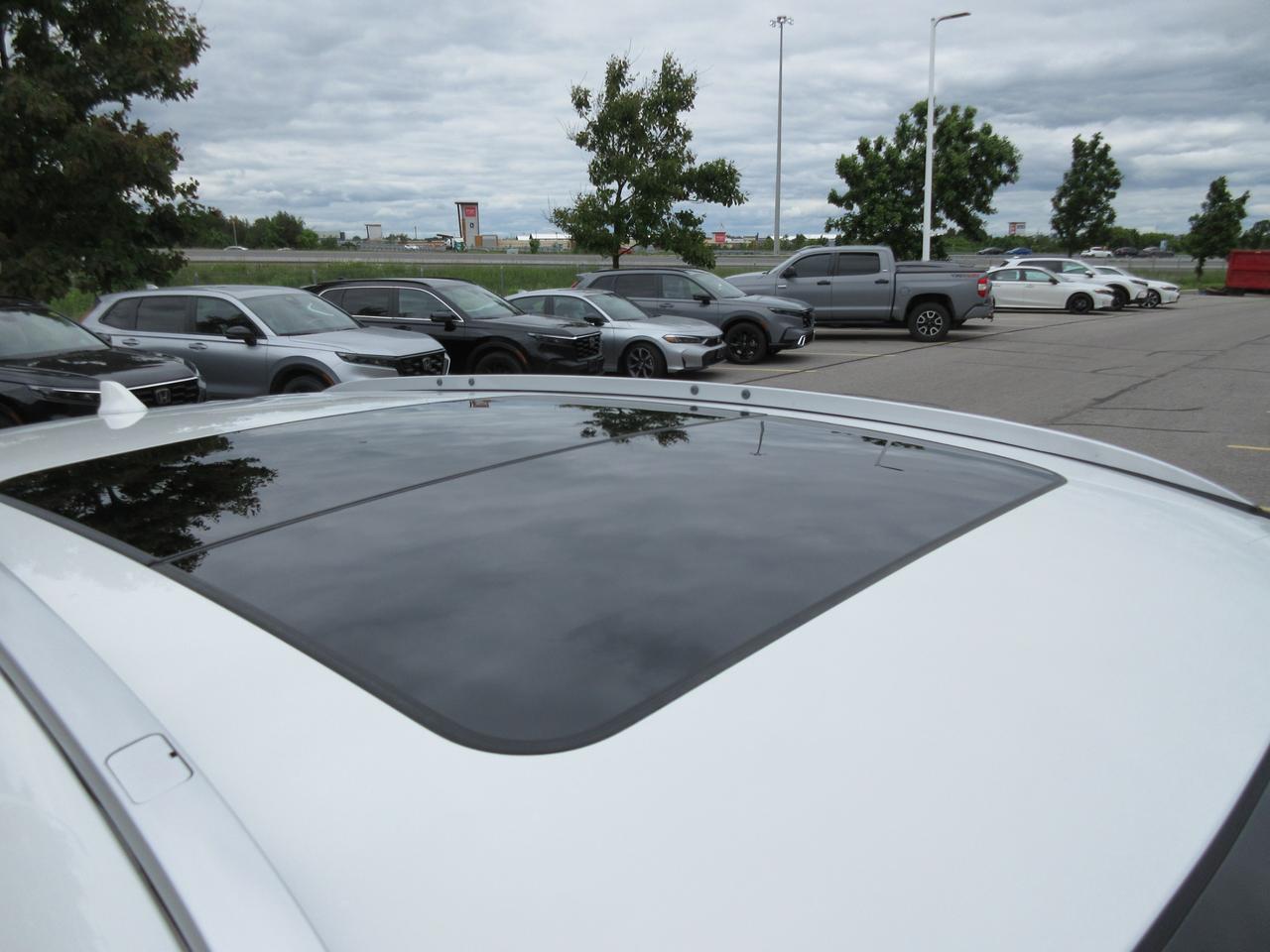 2022 Honda CR-V Touring 4dr All-wheel Drive Photo