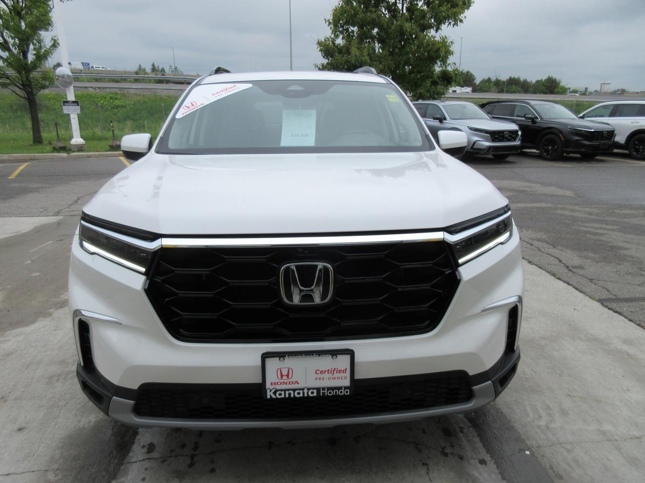 2025 Honda Pilot Touring 4dr All-Wheel Drive Photo