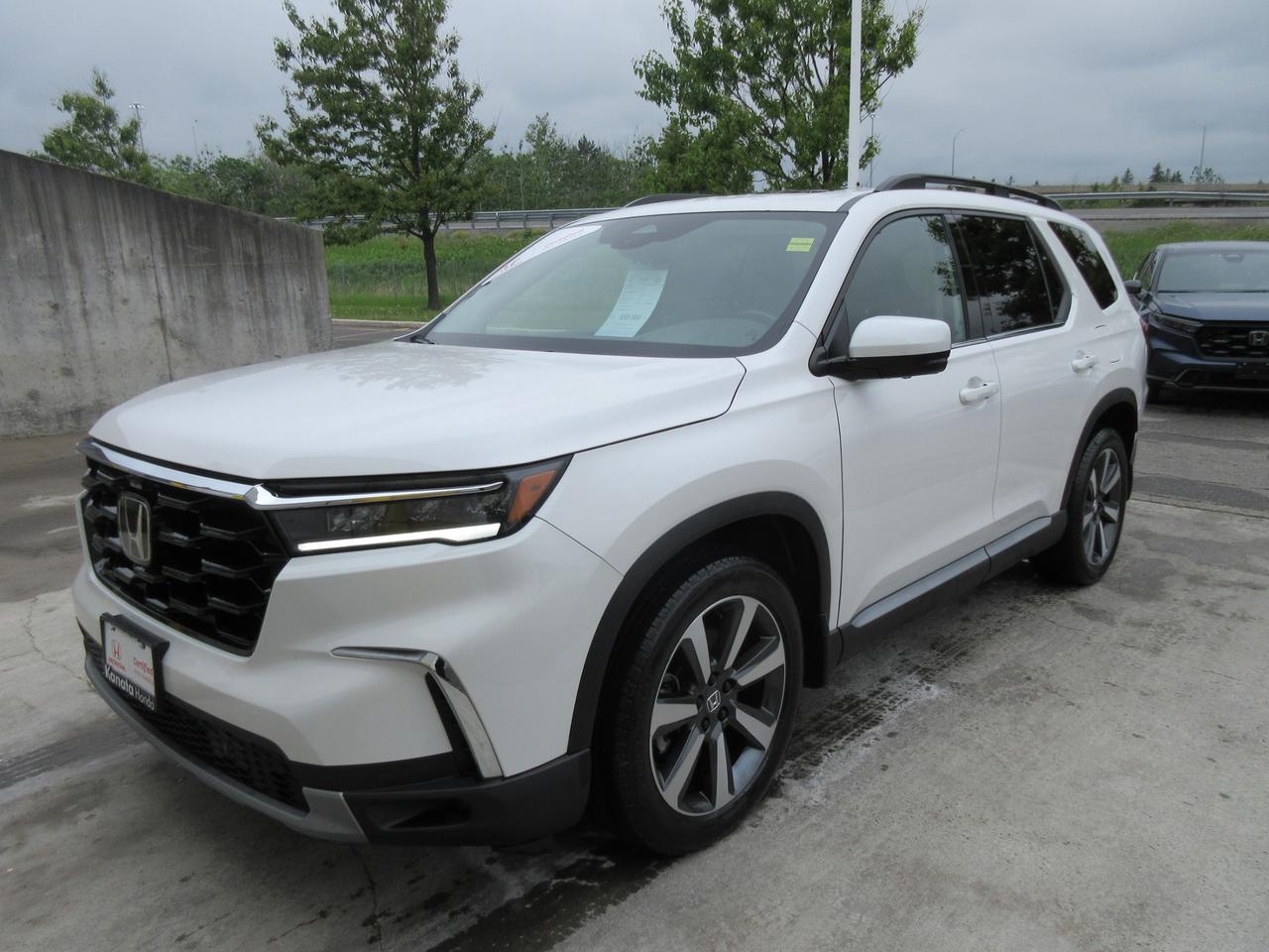 2025 Honda Pilot Touring 4dr All-Wheel Drive Photo