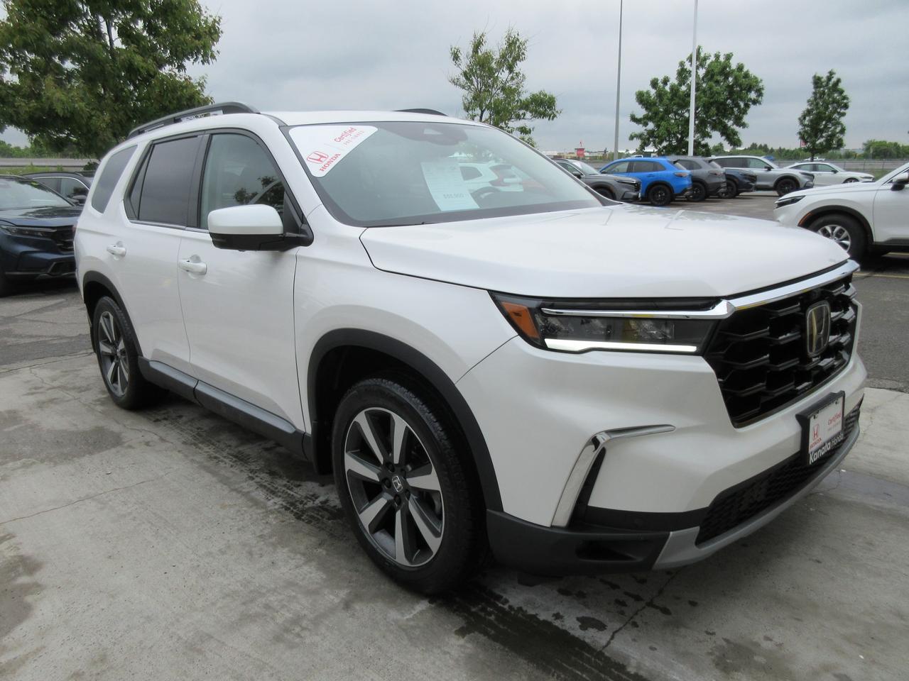 2025 Honda Pilot Touring 4dr All-Wheel Drive Photo