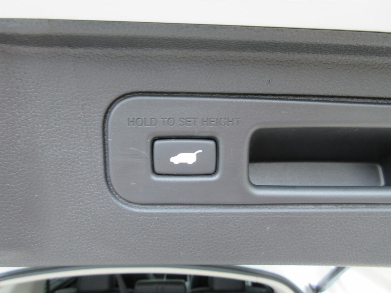 2025 Honda Pilot Touring 4dr All-Wheel Drive Photo