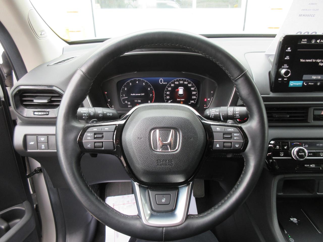 2025 Honda Pilot Touring 4dr All-Wheel Drive Photo