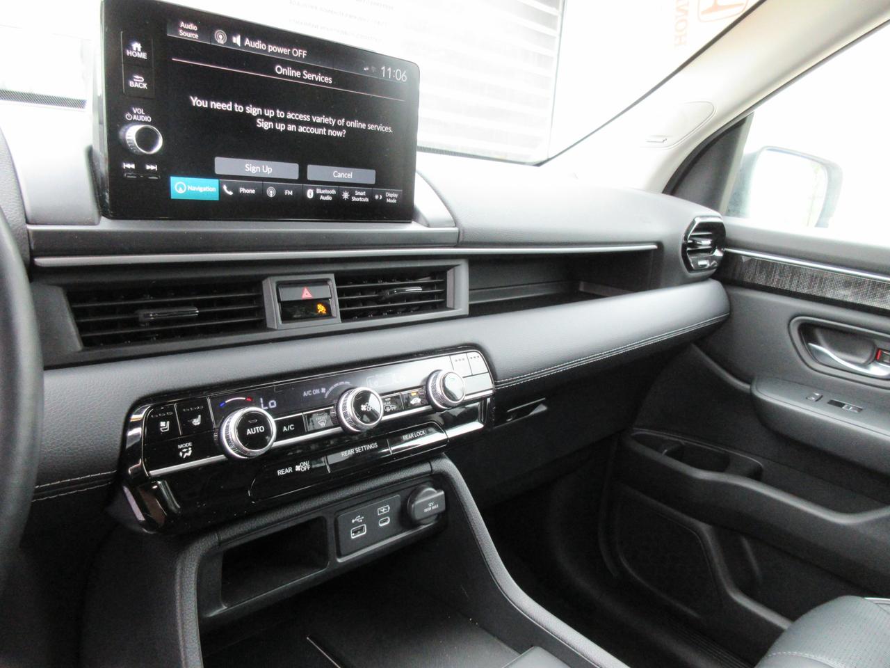 2025 Honda Pilot Touring 4dr All-Wheel Drive Photo