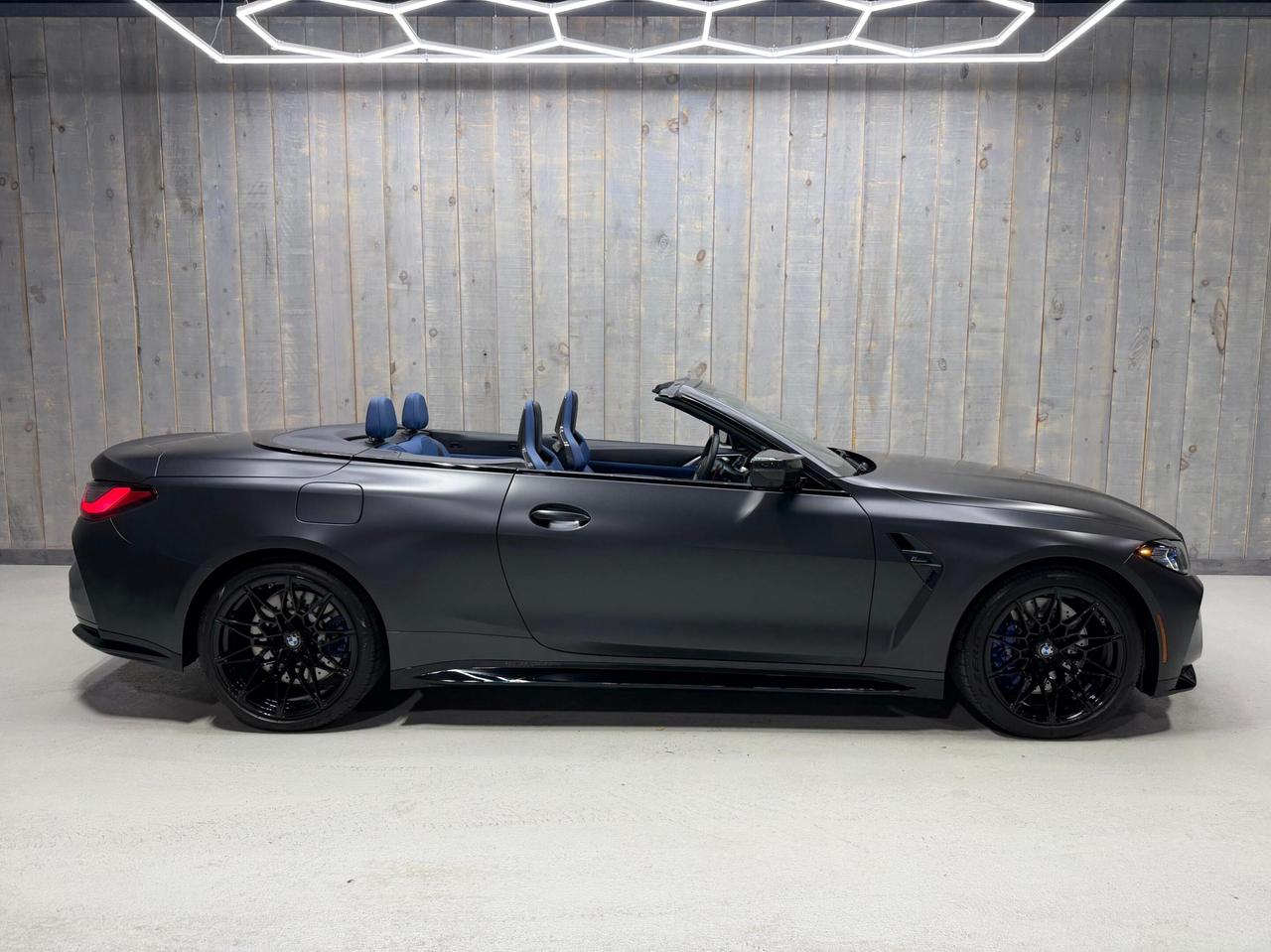 2022 BMW M4 COMPETITION M XDRIVE CABRIOLET CARBON BUCKETS Photo