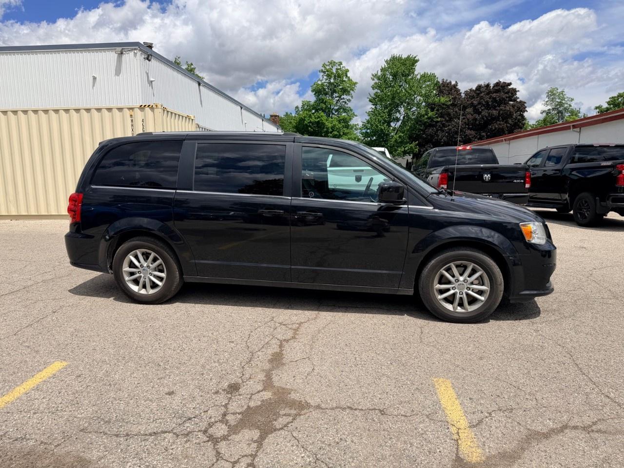2020 Dodge Grand Caravan Premium Plus 2WD Photo