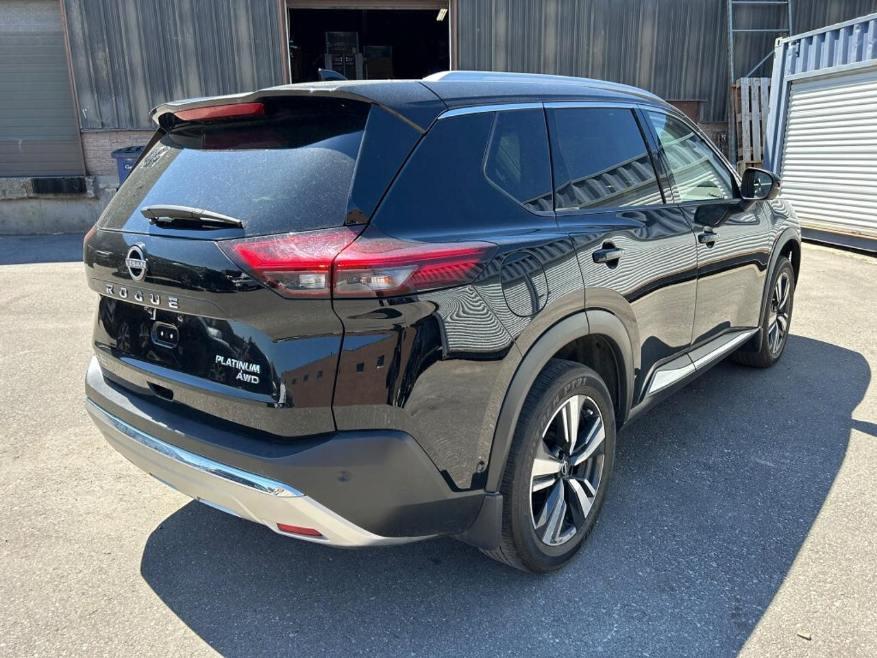 2023 Nissan Rogue Platinum Edition AWD   Low KMs   ProPILOT Assist Photo