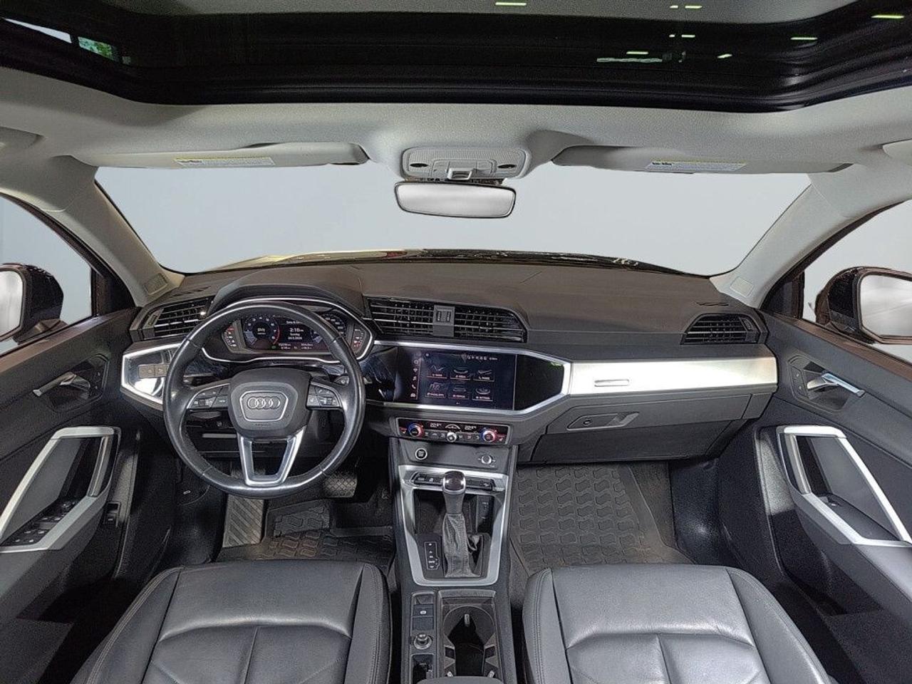 2022 Audi Q3 Komfort / quattro/Sunroof/NAVI/Carplay/Clean Carfa Photo