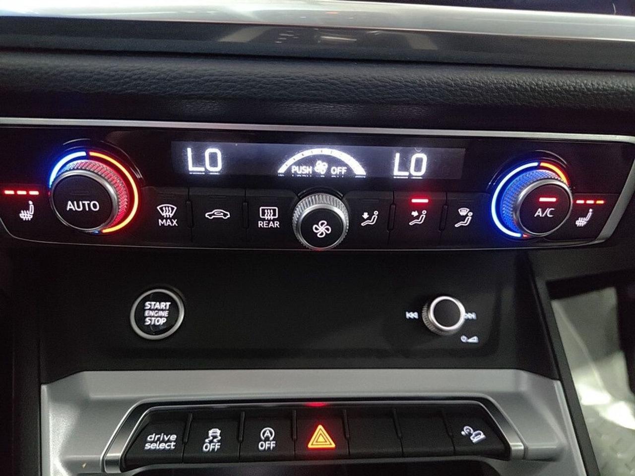 2022 Audi Q3 Komfort / quattro/Sunroof/NAVI/Carplay/Clean Carfa Photo