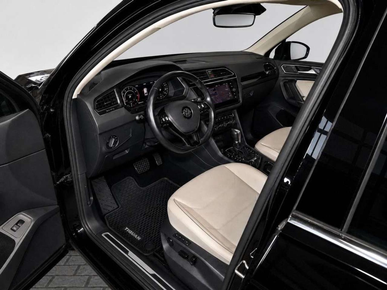 2018 Volkswagen Tiguan Highline 4MOTION/Remote Start/Leather/NAVI/Sunroof/No accidents/ Photo