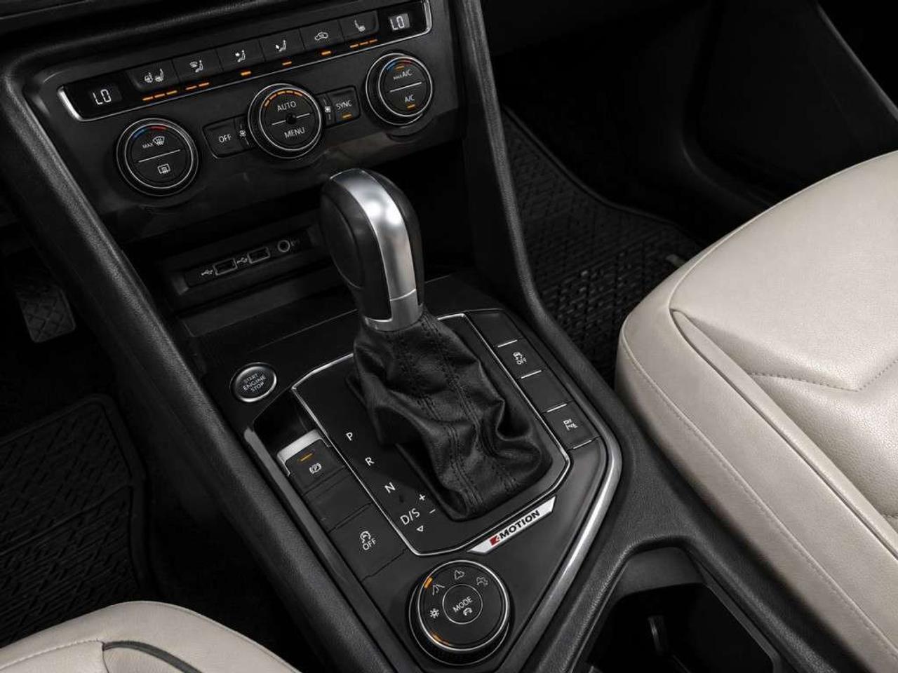 2018 Volkswagen Tiguan Highline 4MOTION/Remote Start/Leather/NAVI/Sunroof/No accidents/ Photo