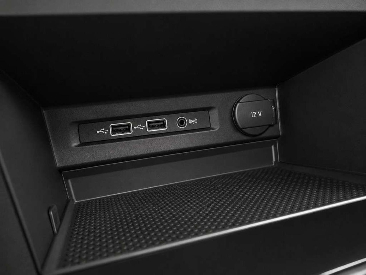2018 Volkswagen Tiguan Highline 4MOTION/Remote Start/Leather/NAVI/Sunroof/No accidents/ Photo