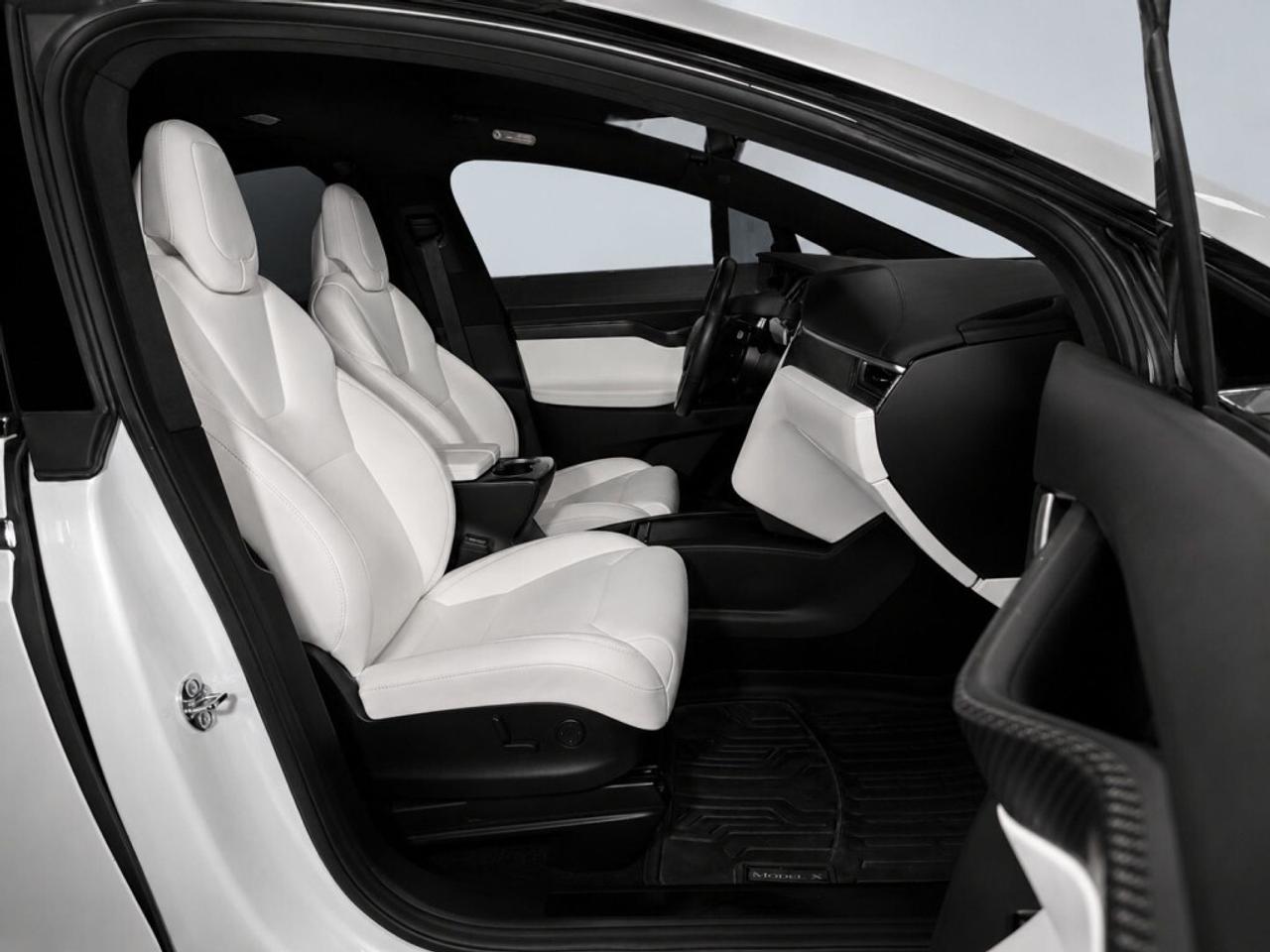 2017 Tesla Model X 75D   White Leather  Pano Roof   NAVI   Clean Titl Photo