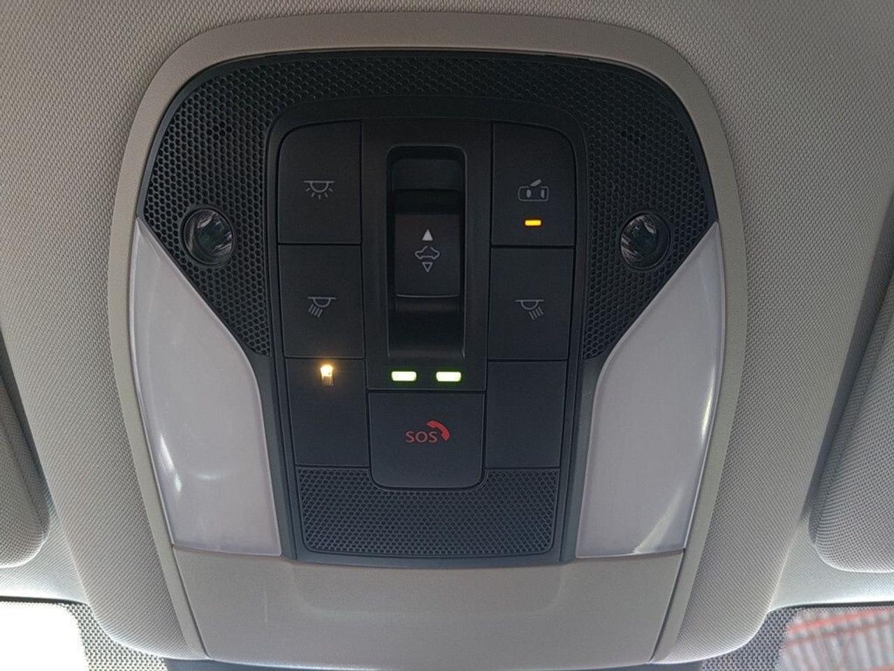 2019 Infiniti QX50 ESSENTIAL / Leather/NAVI/Sunroof/Remote Strat/Clea Photo