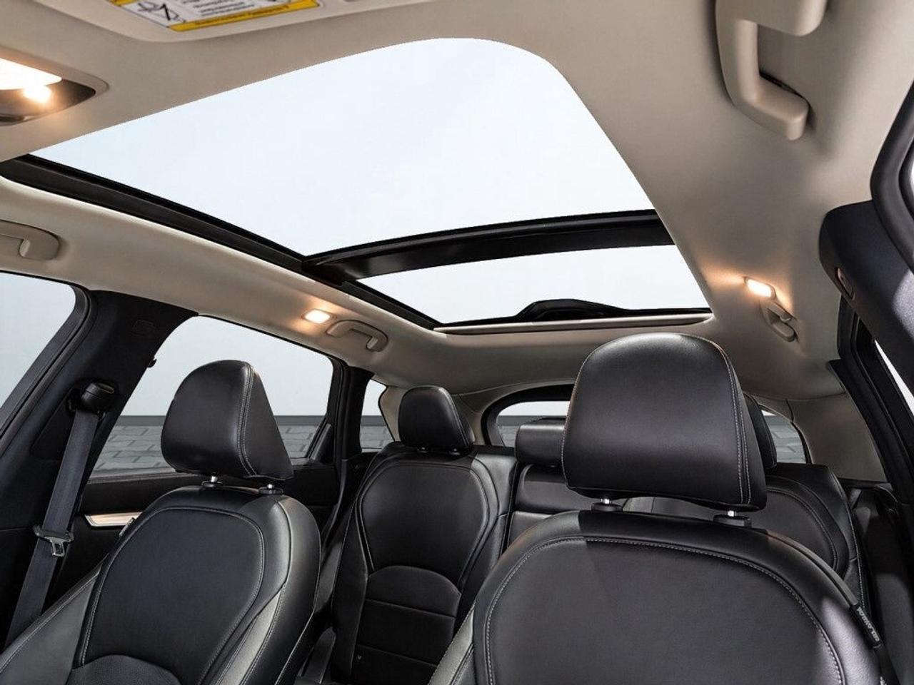 2019 Infiniti QX50 ESSENTIAL / Leather/NAVI/Sunroof/Remote Strat/Clea Photo