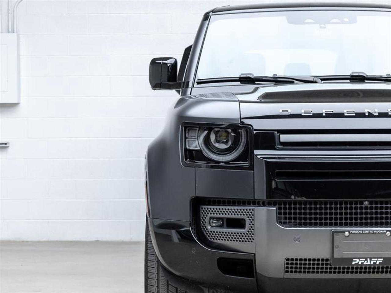 2024 Land Rover Defender  Photo