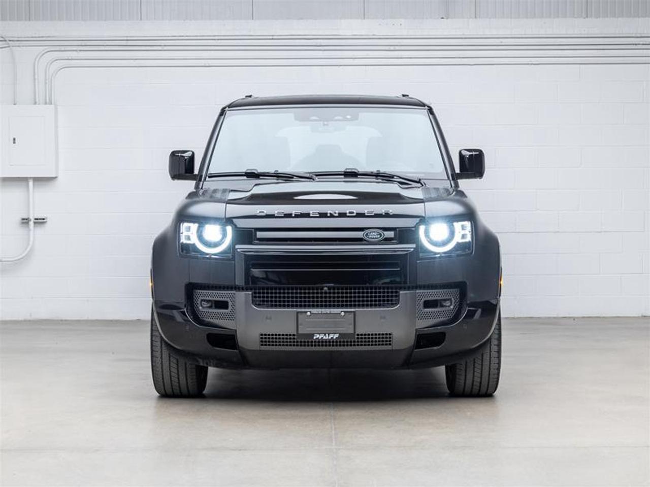 2024 Land Rover Defender  Photo