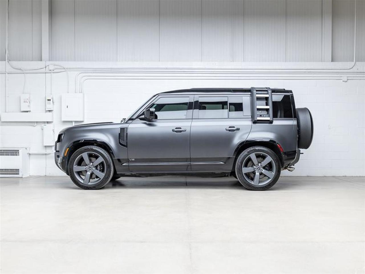 2024 Land Rover Defender  Photo