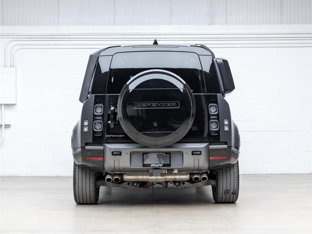 2024 Land Rover Defender  Photo