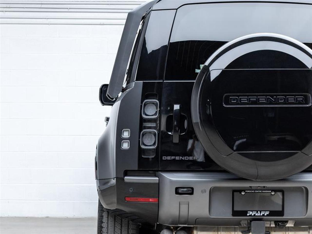 2024 Land Rover Defender  Photo
