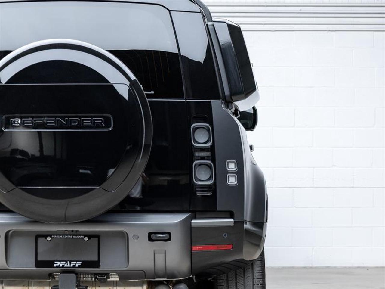 2024 Land Rover Defender  Photo