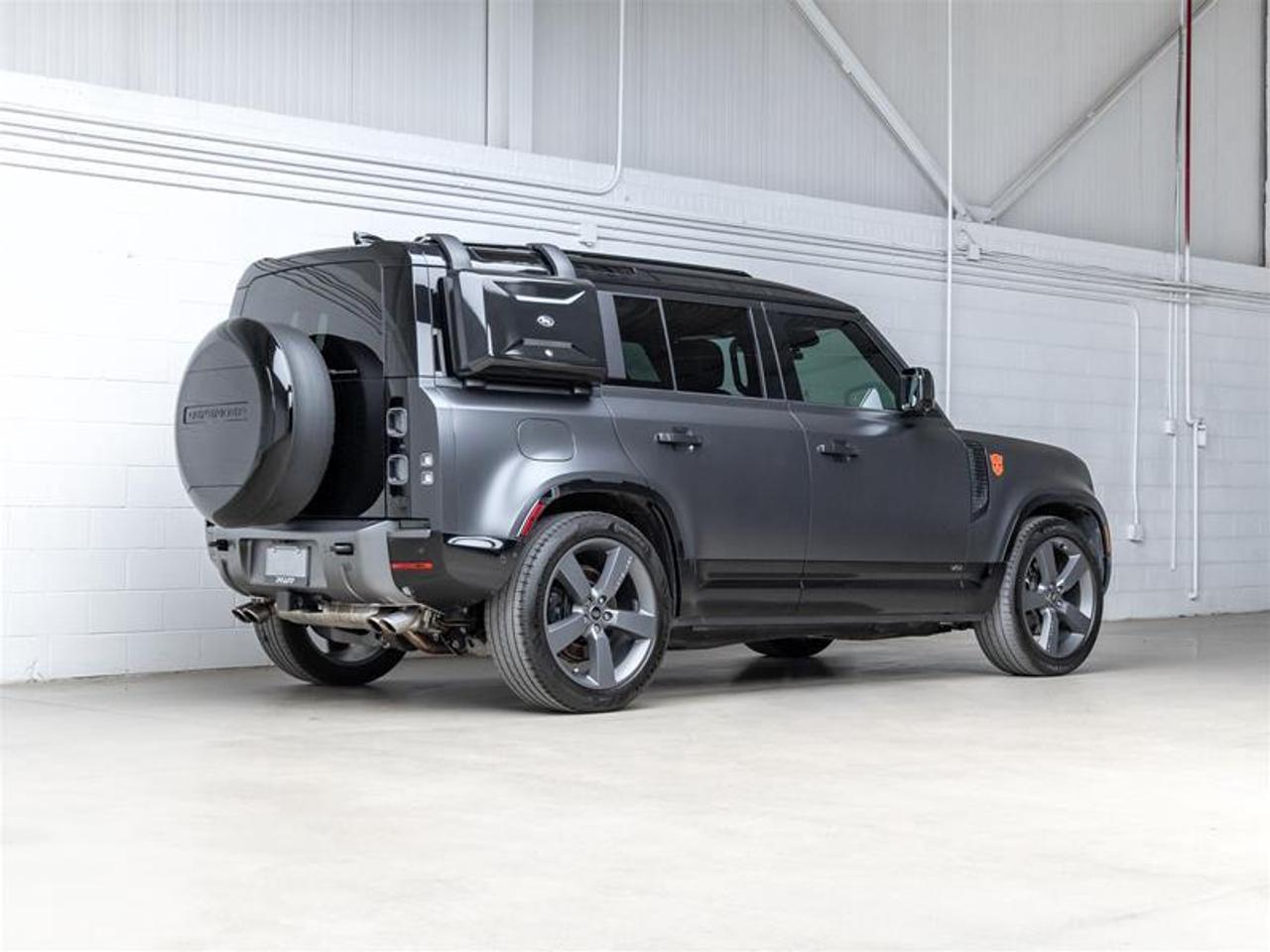 2024 Land Rover Defender  Photo